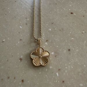 Clover yellow chain necklace